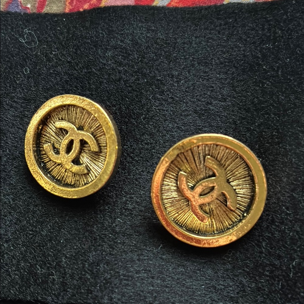 CHANEL Radiant Gold Logo buttons